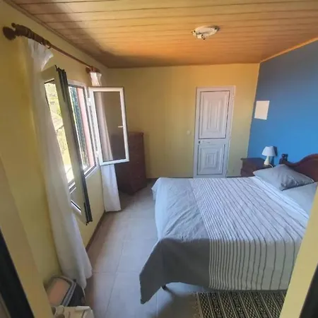 Private With En-suite And Private Access *
