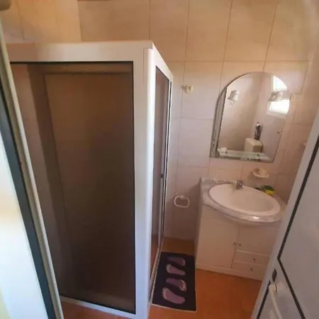 Private With En-suite And Private Access